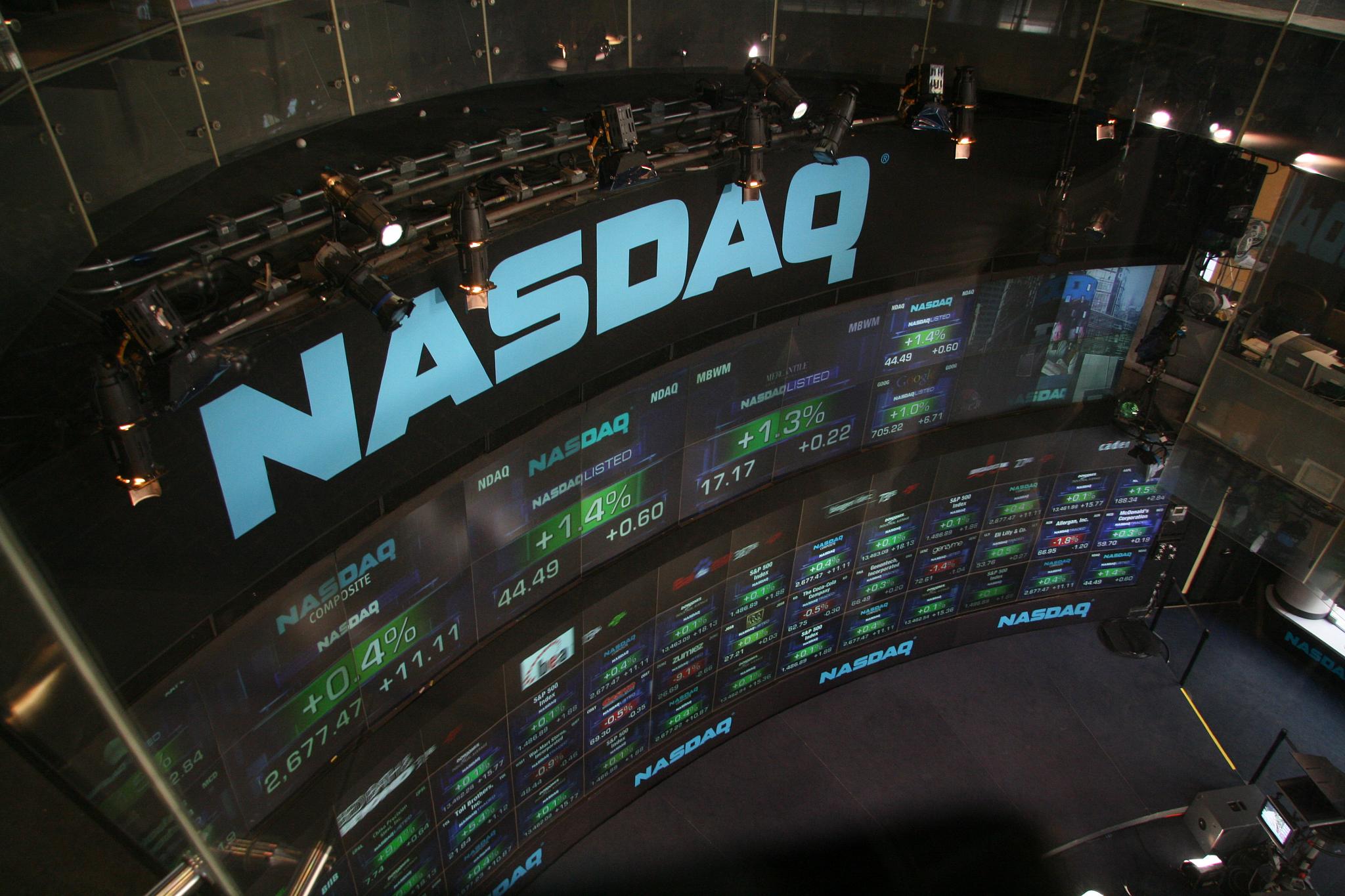 Bernstein: AI Hiring Boom May Boost, Not Hurt, Software Stocks