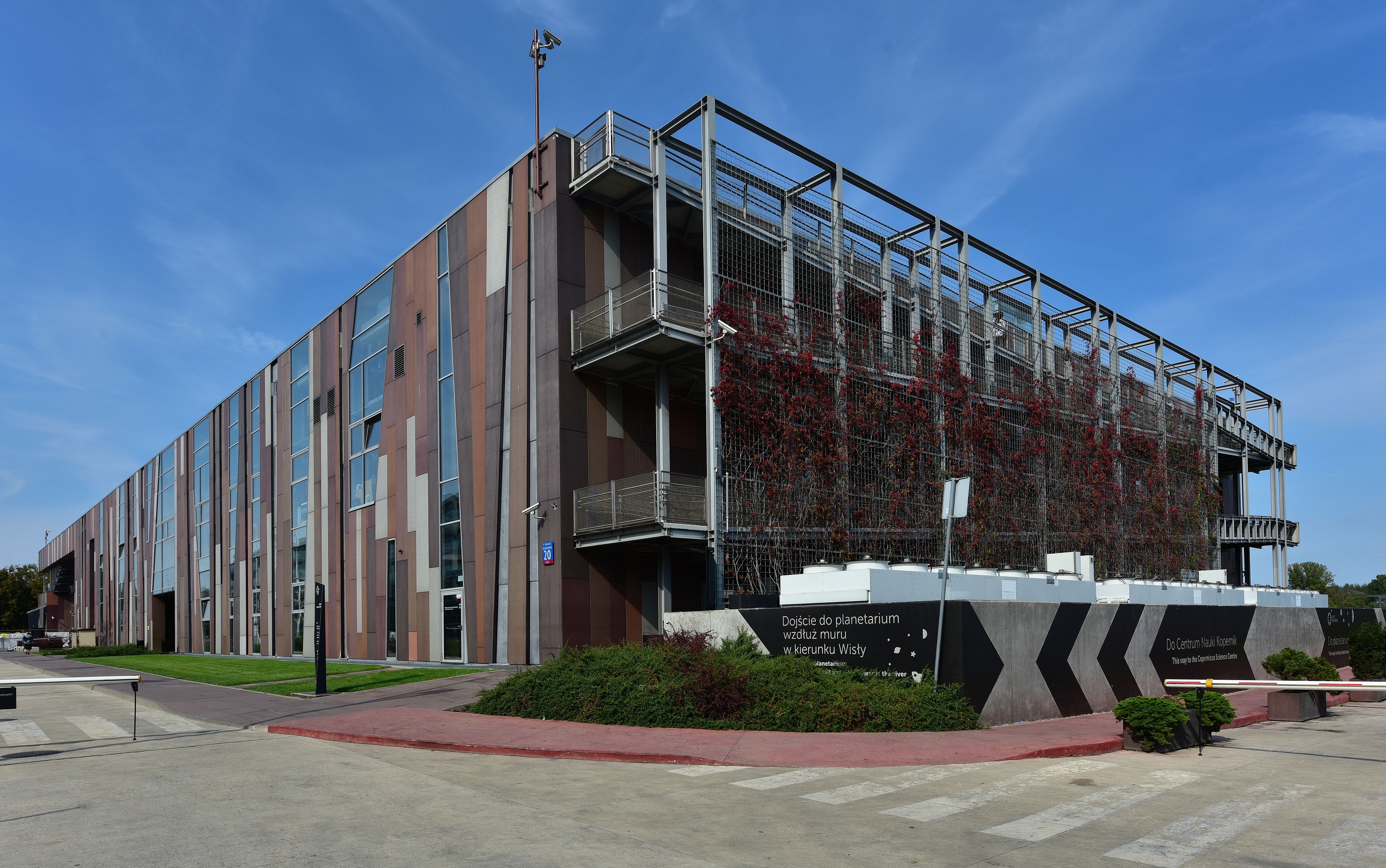 Copernicus Science Centre Launches AI Course for Teachers Under ZBADAI Program