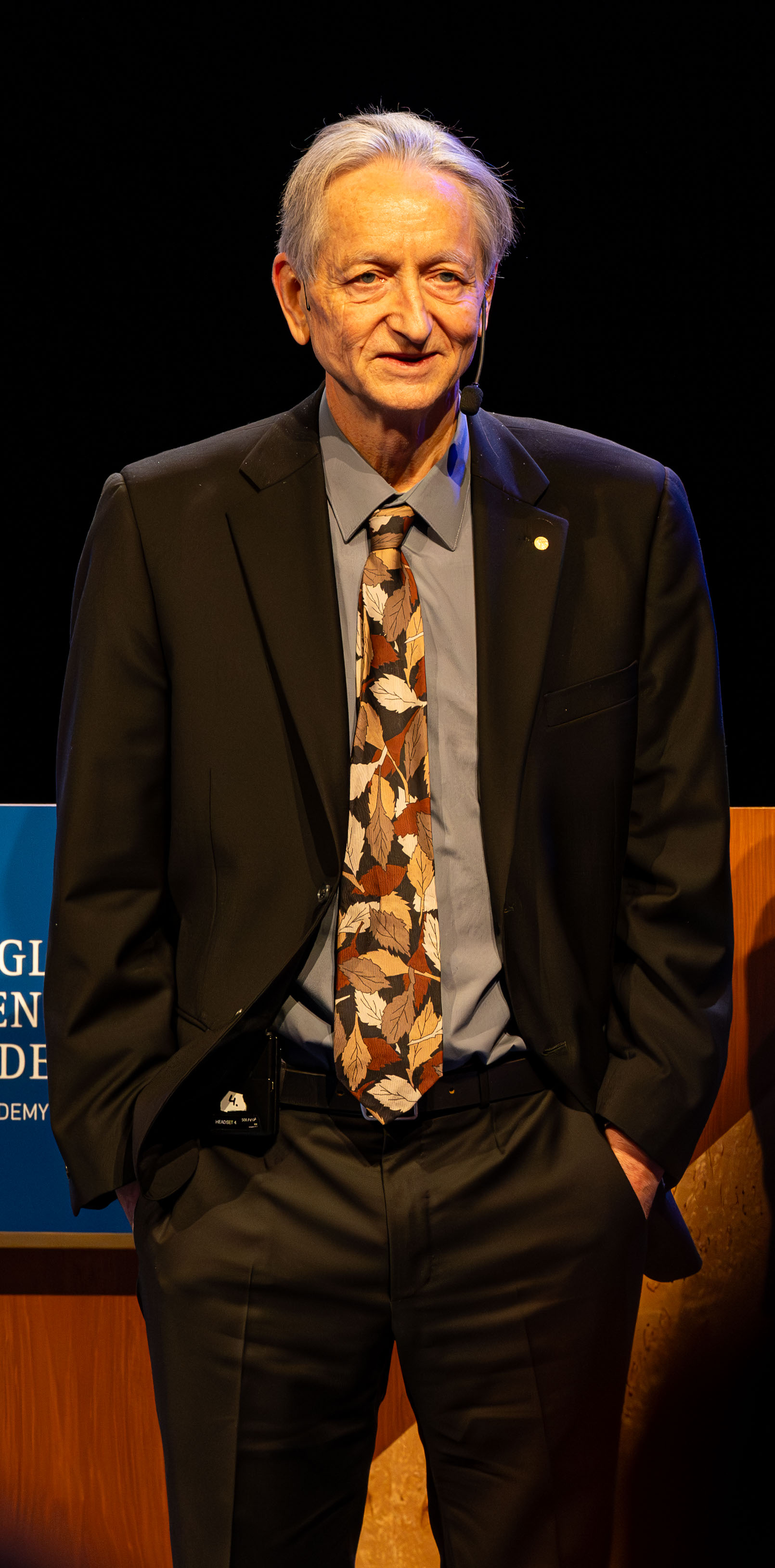 Geoffrey Hinton Backs UK Bill to Ban Superintelligent AI