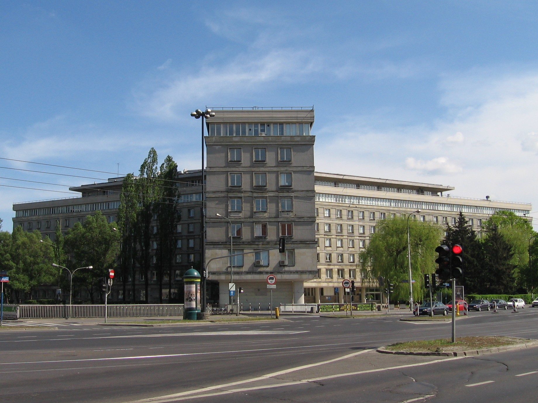 GUS: z AI korzystało 39,8 proc. Polaków w wieku 16-74 lata i 17,8 proc. firm