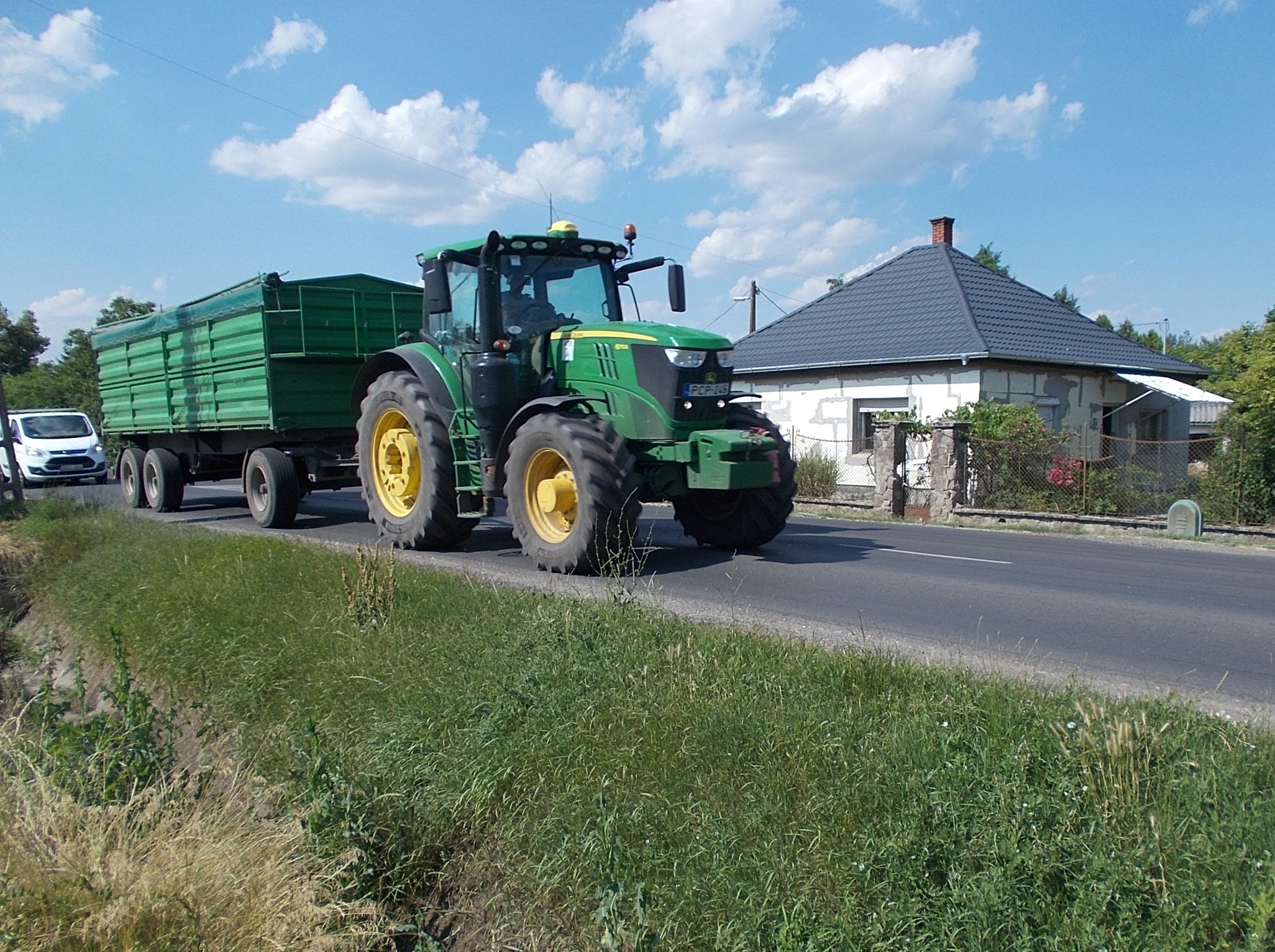 John Deere Launches JD, an AI Assistant for Field Data