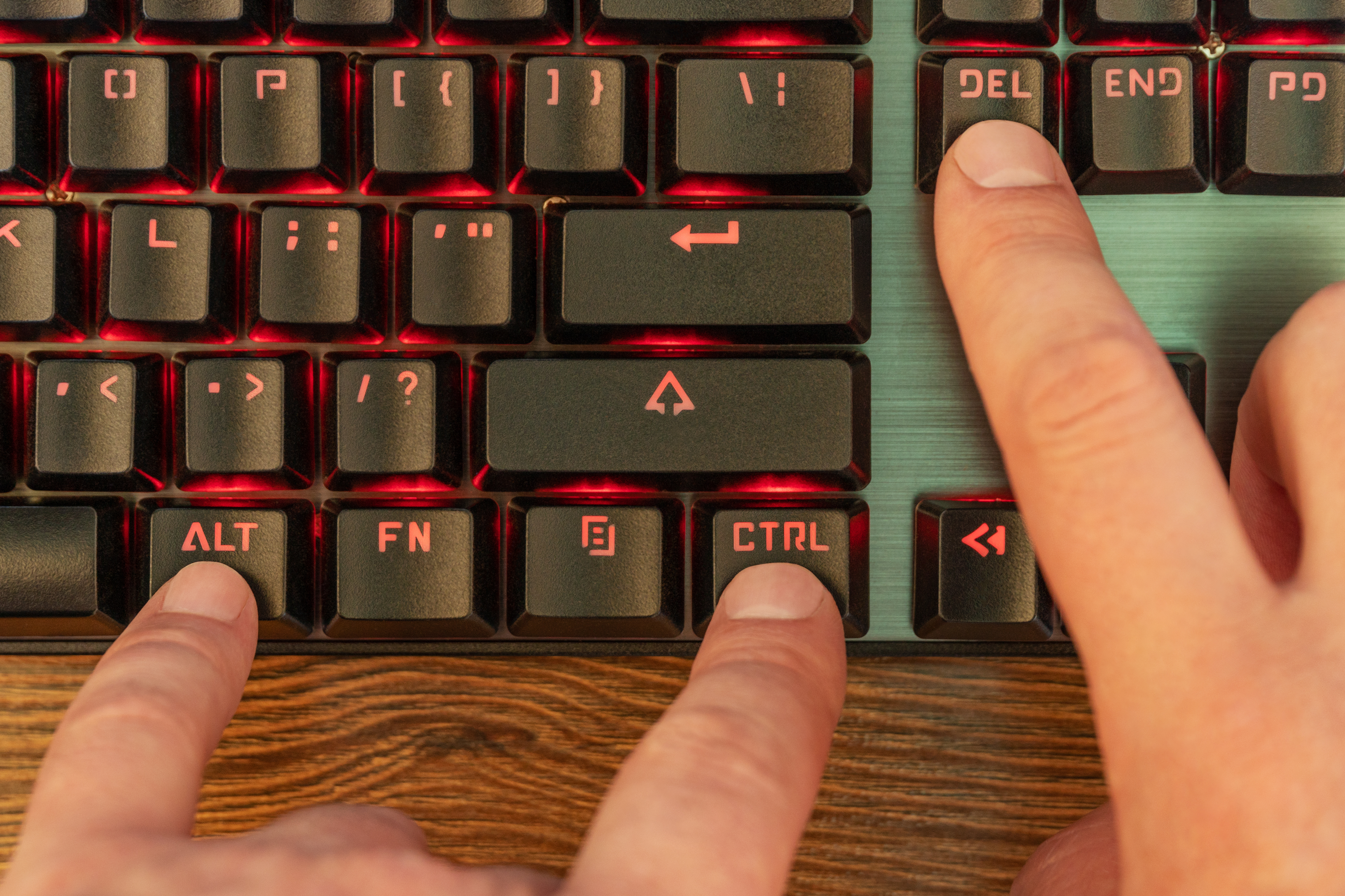 Microsoft ujawnia lukę w Claude Code, która mogła ujawniać sekrety CI/CD