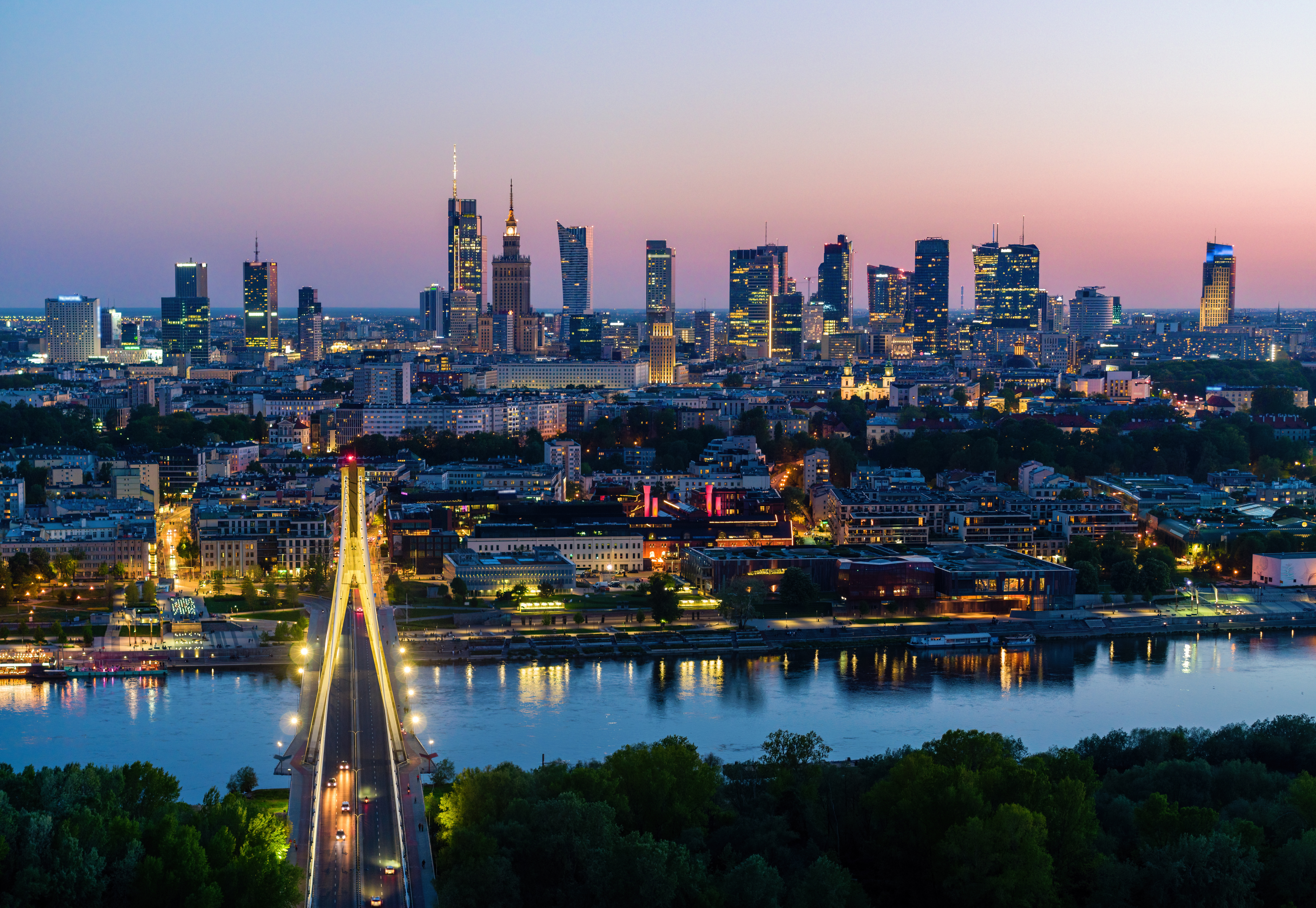Polska na 4. miejscu w regionalnym rankingu gotowości do AI, ale biznes wciąż się waha