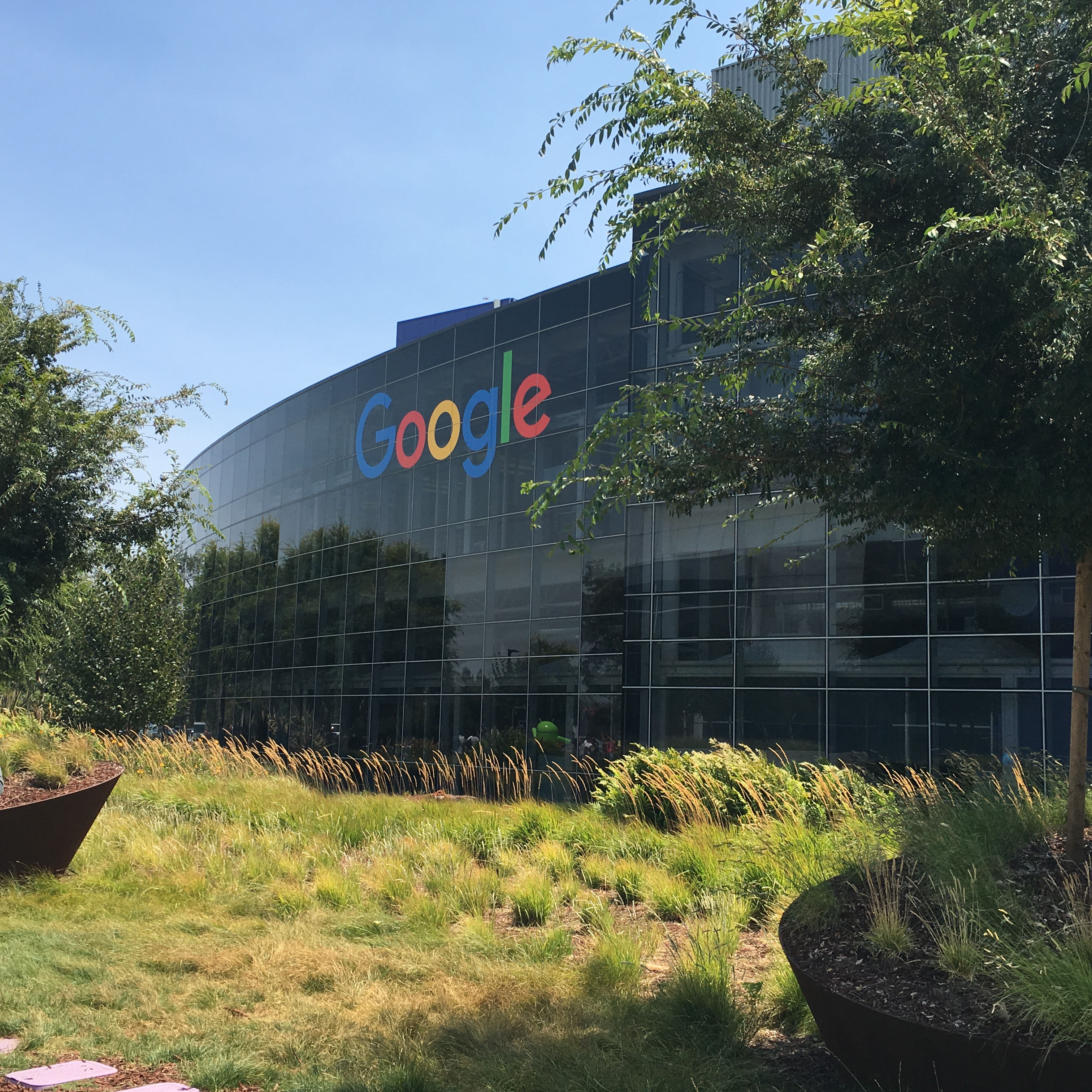 Polish news sites lose less Google traffic than American outlets