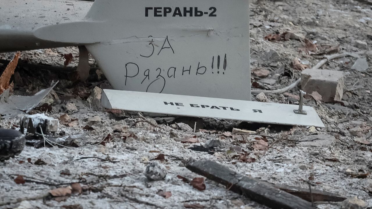 Ukraina zestrzeliwuje drony odrzutowe, w tym Gerań-5, zrobotyzowanymi wieżyczkami z AI